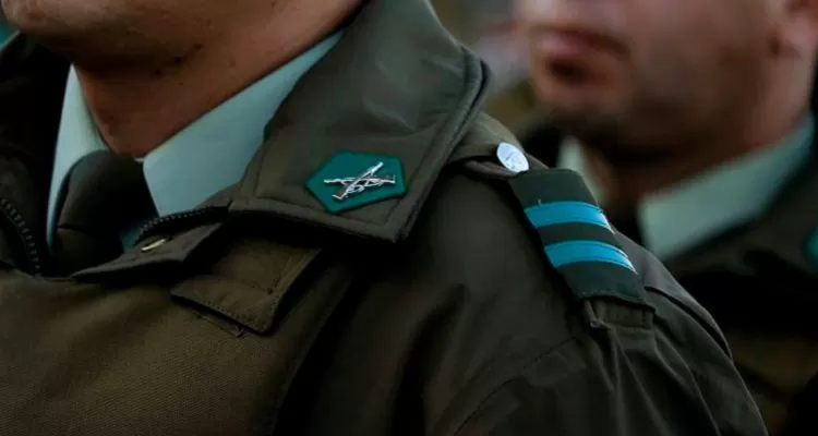Uniforme de Carabineros de Chile con chaleco táctico